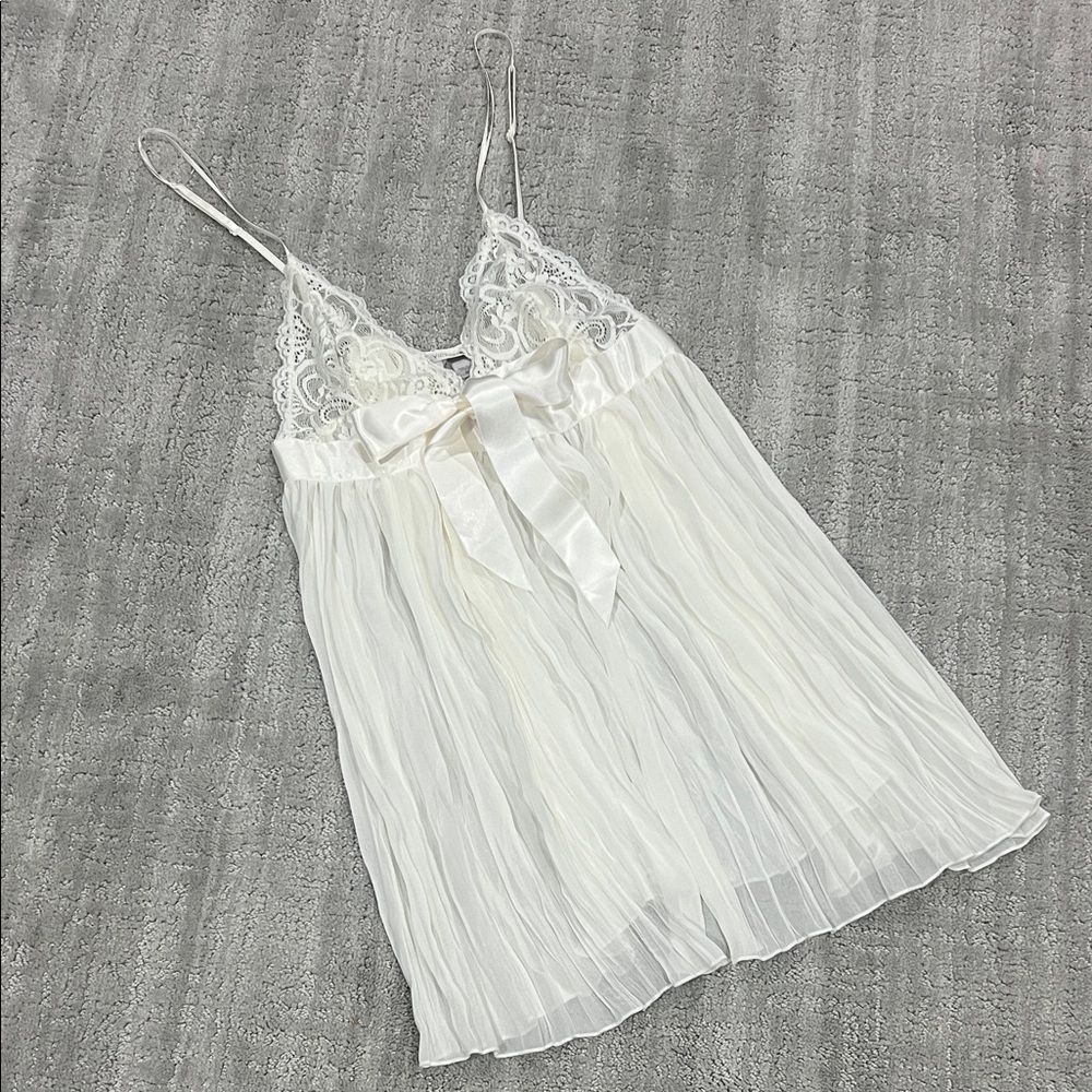 Victoria's Secret Ivory White Lace Chemise